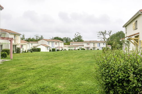 Foto 10 - Haus mit 1 Schlafzimmer in Talmont-Saint-Hilaire mit schwimmbad und blick aufs meer