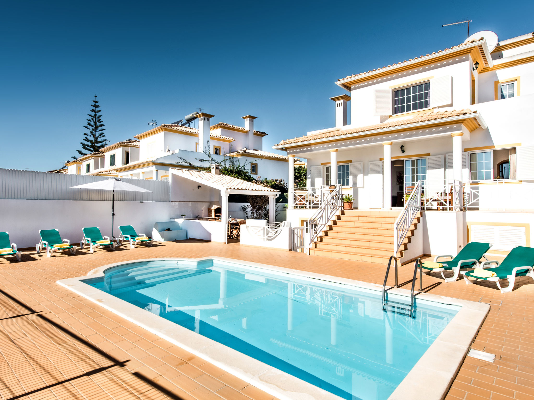 Photo 1 - 3 bedroom House in Albufeira with private pool and sea view