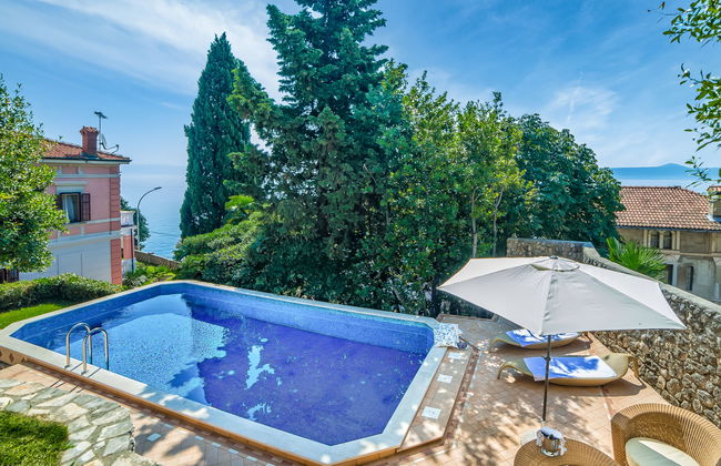 Casa de 4 quartos em Mošćenička Draga com piscina privada e jardim - Foto 1