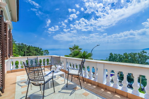 Photo 3 - Maison de 4 chambres à Mošćenička Draga avec piscine privée et jardin