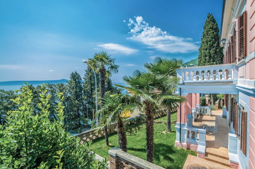 Photo 19 - Maison de 4 chambres à Mošćenička Draga avec piscine privée et jardin