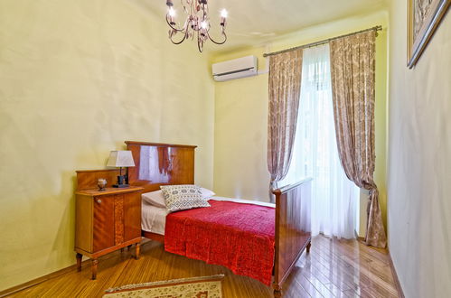 Foto 14 - Casa con 4 camere da letto a Mošćenička Draga con piscina privata e giardino