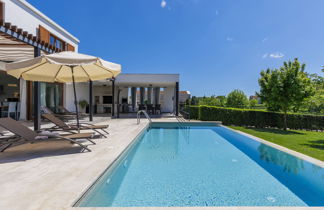 Photo 1 - Maison de 3 chambres à Sveti Petar u Šumi avec piscine privée et jardin