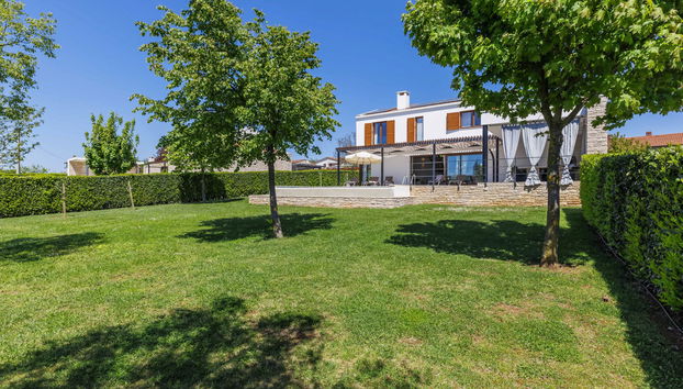 4 bedroom House in Sveti Petar u Šumi with private pool and garden - Photo 3