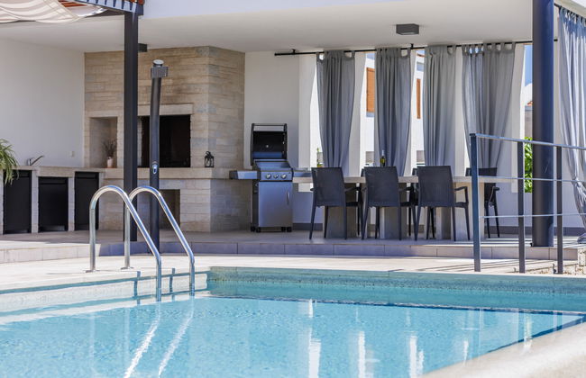 Casa de 4 quartos em Sveti Petar u Šumi com piscina privada e jardim - Foto 15