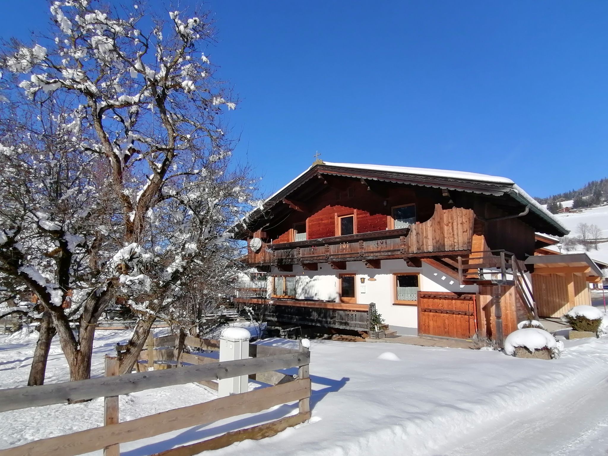 Foto 1 - Haus mit 4 Schlafzimmern in Hopfgarten im Brixental mit blick auf die berge