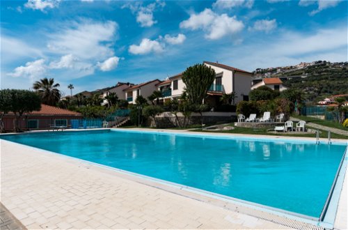 Foto 30 - Apartamento de 1 habitación en Cipressa con piscina y vistas al mar