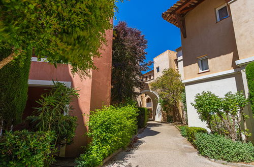Photo 28 - 2 bedroom Apartment in Six-Fours-les-Plages with swimming pool and terrace