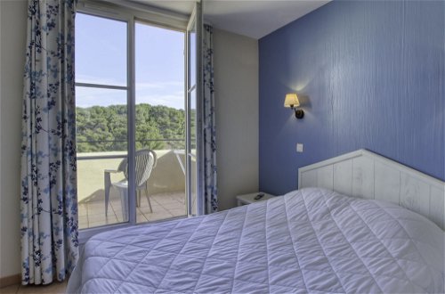 Foto 23 - Apartamento de 2 habitaciones en Six-Fours-les-Plages con piscina y vistas al mar