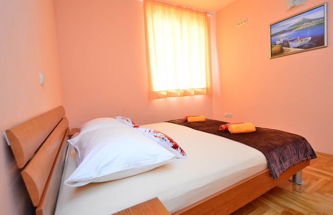 Apartamento de 2 quartos em Trogir com piscina e jardim - Foto 9