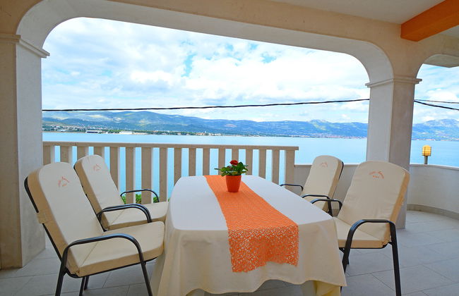 Apartamento de 2 quartos em Trogir com piscina e jardim - Foto 3