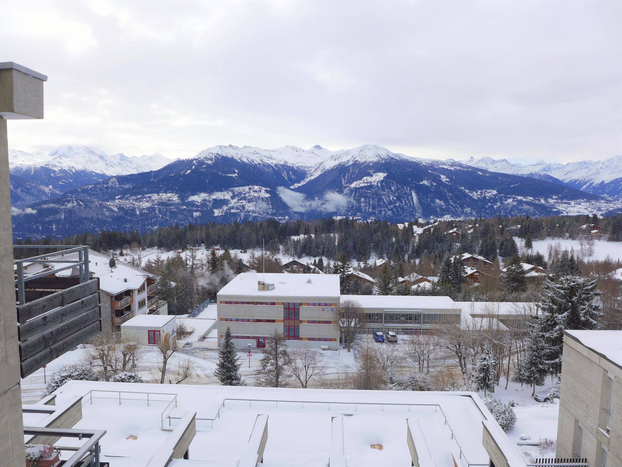 Foto 25 - Apartamento de 1 quarto em Crans-Montana com piscina e vista para a montanha