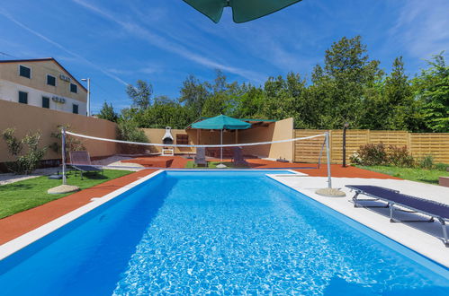 Photo 15 - 4 bedroom House in Umag with private pool and sea view