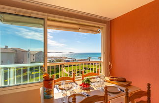 Photo 2 - 1 bedroom Apartment in Six-Fours-les-Plages with swimming pool and terrace