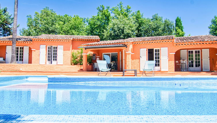 Foto 1 - Casa de 4 quartos em Bagnols-en-Forêt com piscina privada e jardim