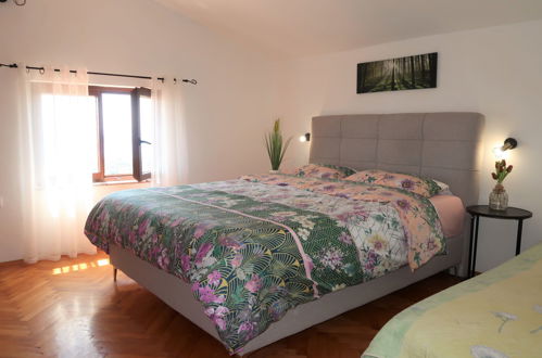 Foto 17 - Appartamento con 2 camere da letto a Mošćenička Draga con piscina privata e vista mare