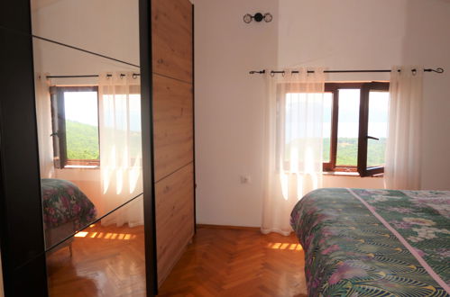 Foto 19 - Appartamento con 2 camere da letto a Mošćenička Draga con piscina privata e vista mare