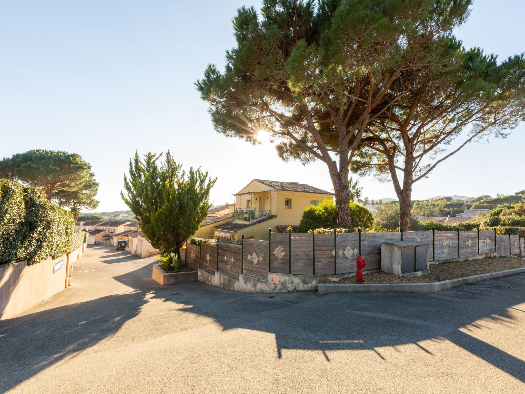 Foto 14 - Apartamento de 2 habitaciones en Roquebrune-sur-Argens con piscina y vistas al mar