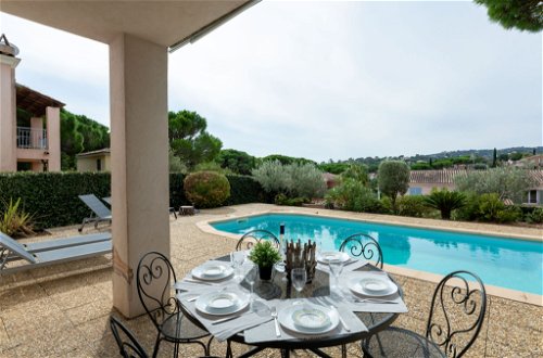 Foto 15 - Casa con 3 camere da letto a Roquebrune-sur-Argens con piscina privata e vista mare