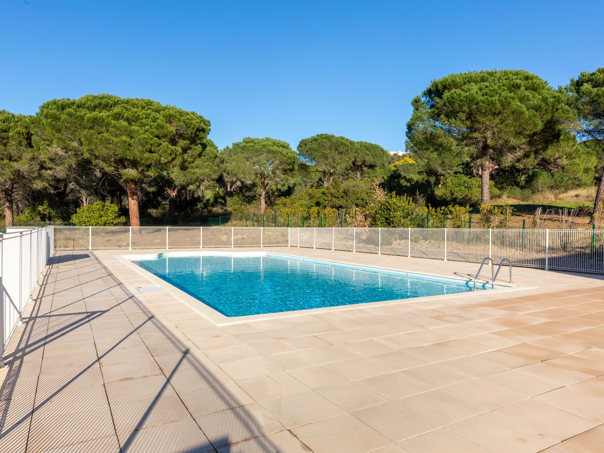 Foto 15 - Apartamento de 2 quartos em Roquebrune-sur-Argens com piscina e vistas do mar