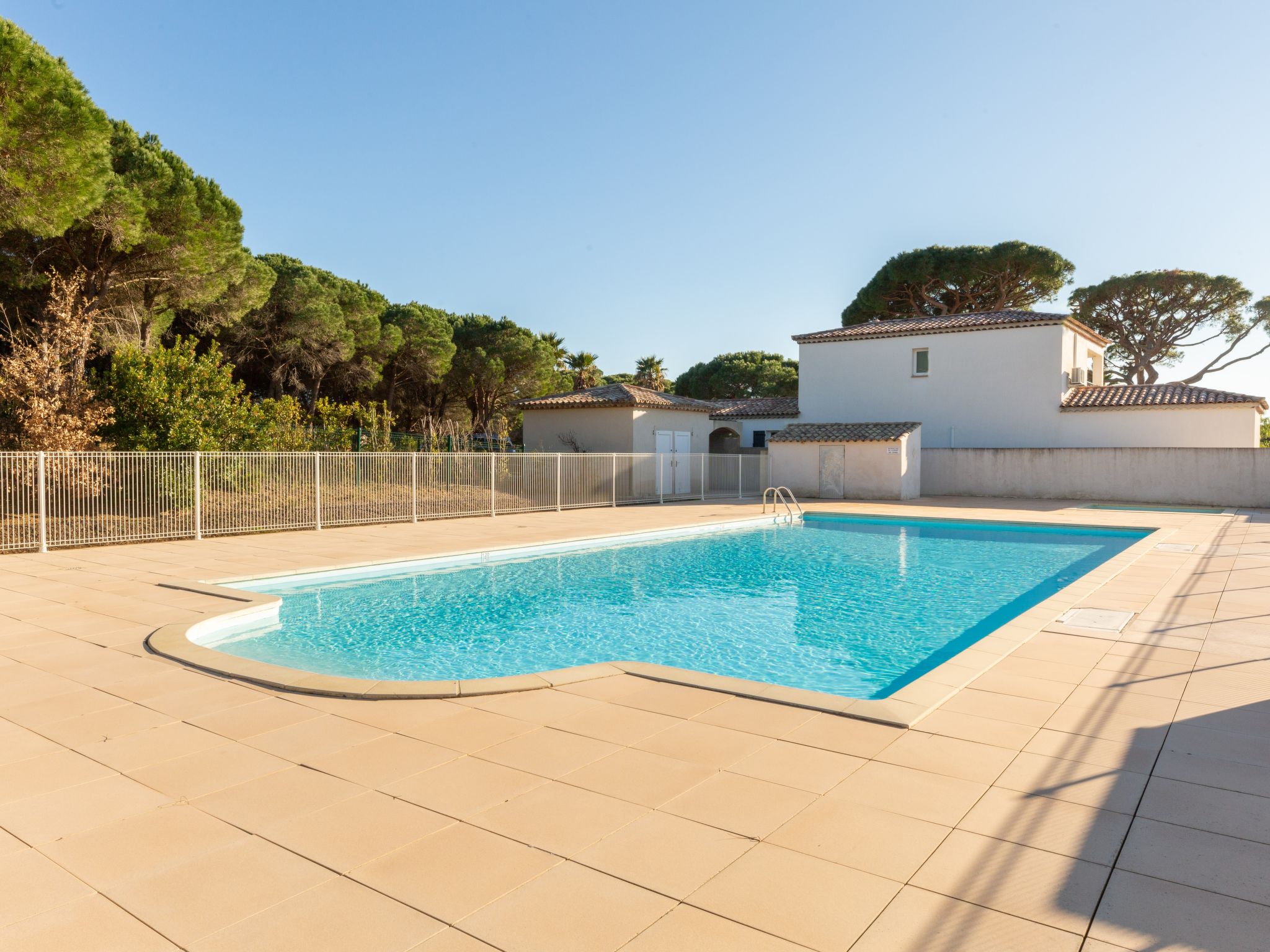 Photo 5 - Maison de 2 chambres à Roquebrune-sur-Argens avec piscine et jardin