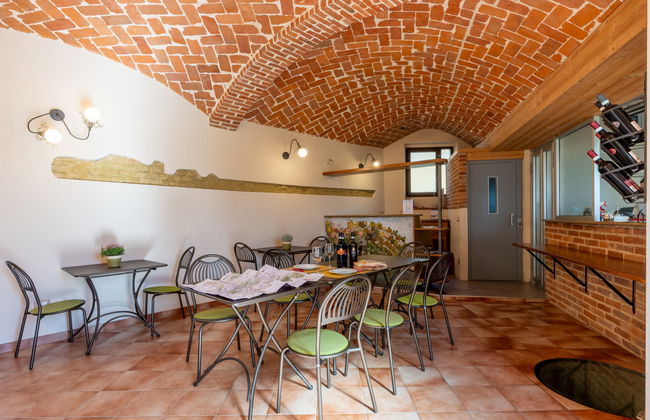 Casa de 3 quartos em Cossombrato com piscina e jardim - Foto 17