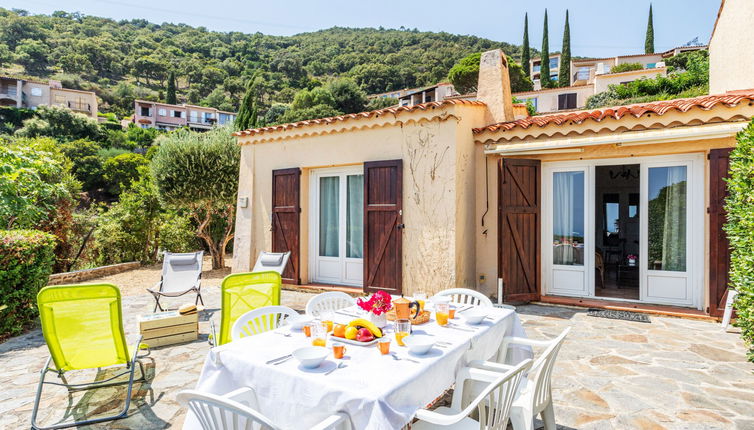 Foto 1 - Casa de 2 quartos em Cavalaire-sur-Mer com piscina e vistas do mar