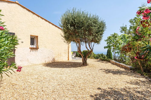 Foto 17 - Casa de 2 quartos em Cavalaire-sur-Mer com piscina e jardim