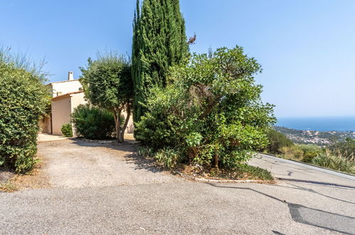 Foto 16 - Casa con 2 camere da letto a Cavalaire-sur-Mer con piscina e vista mare