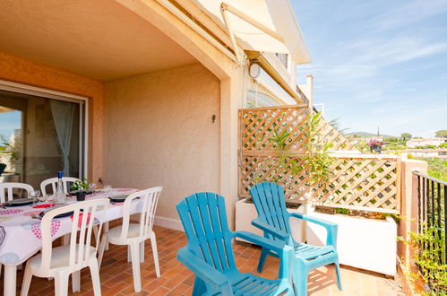 Photo 13 - Apartment in Sainte-Maxime with swimming pool and garden