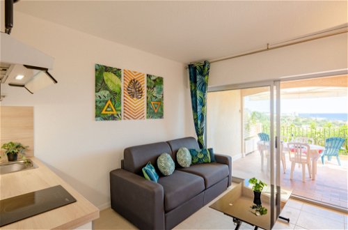 Photo 1 - Apartment in Sainte-Maxime with swimming pool and sea view
