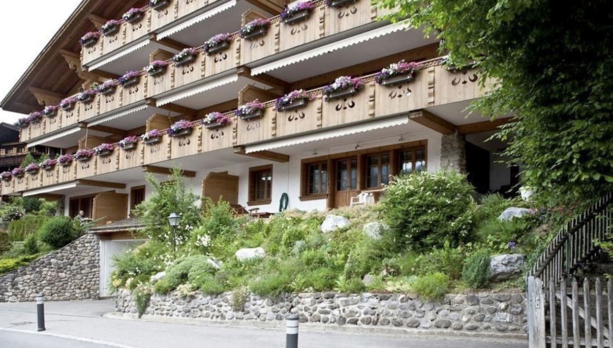 2 bedroom Apartment in Saanen - Photo 1