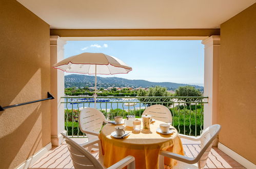 Foto 12 - Apartamento de 1 habitación en Roquebrune-sur-Argens con piscina y vistas al mar