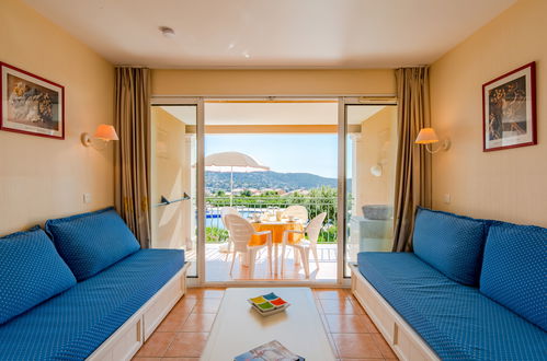 Foto 6 - Apartamento de 1 quarto em Roquebrune-sur-Argens com piscina e vistas do mar