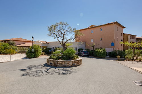 Foto 19 - Apartamento de 1 habitación en Roquebrune-sur-Argens con piscina y jardín