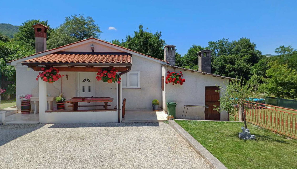 3 bedroom House in Pićan with private pool and garden - Photo 1