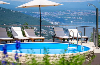 Photo 2 - Appartement de 2 chambres à Lovran avec piscine et jardin