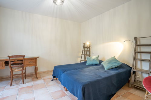 Foto 18 - Casa con 5 camere da letto a Fréjus con piscina privata e giardino