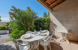 Photo 2 - Maison de 2 chambres à Fleury avec jardin et terrasse