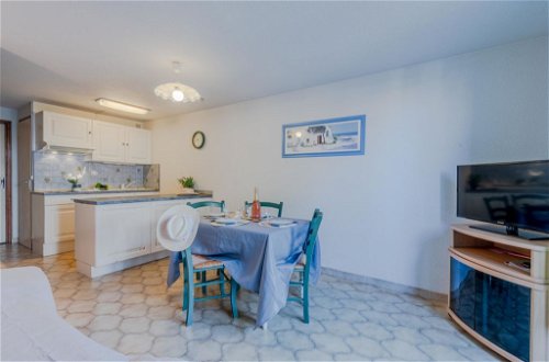 Foto 8 - Casa de 2 quartos em Saint-Cyprien com terraço e vistas do mar