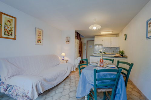 Photo 10 - Maison de 2 chambres à Saint-Cyprien avec terrasse et vues à la mer