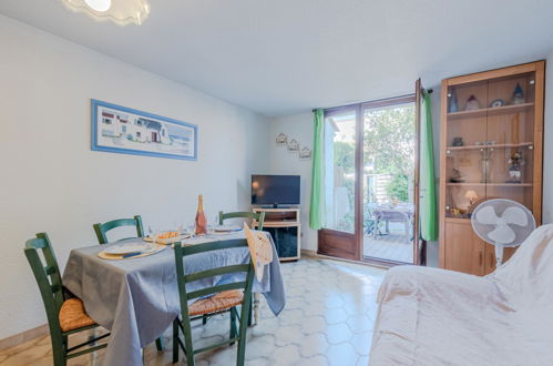 Foto 3 - Casa de 2 quartos em Saint-Cyprien com terraço e vistas do mar