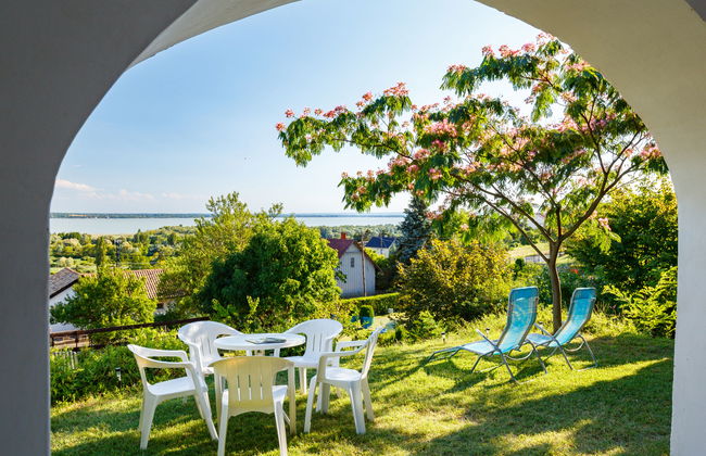 Casa de 3 quartos em Vonyarcvashegy com jardim e terraço - Foto 3