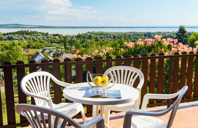 Casa de 3 quartos em Vonyarcvashegy com jardim e terraço - Foto 2