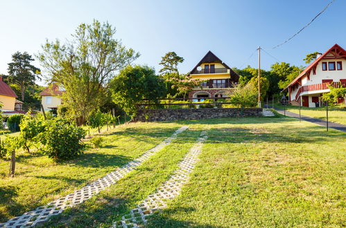 Photo 24 - 3 bedroom House in Vonyarcvashegy with garden and terrace