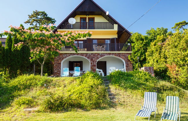 Casa de 3 quartos em Vonyarcvashegy com jardim e terraço - Foto 1