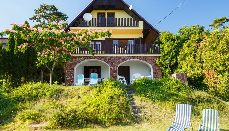 Photo 1 - Maison de 3 chambres à Vonyarcvashegy avec terrasse