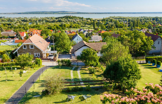 Casa de 3 quartos em Vonyarcvashegy com jardim e terraço - Foto 17