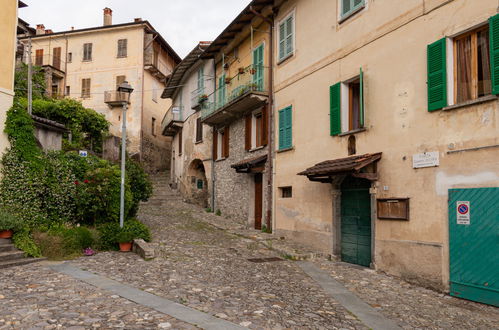 Foto 28 - Appartamento con 2 camere da letto a Maccagno con Pino e Veddasca con terrazza