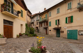 Photo 3 - Appartement de 2 chambres à Maccagno con Pino e Veddasca avec terrasse et vues sur la montagne